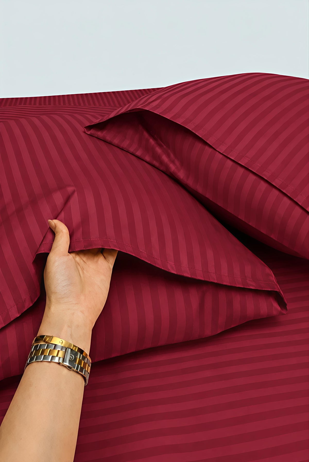 Stripe Fitted Bedsheet With 2Pillow Case (maroon)